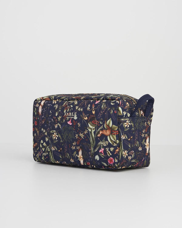 Wolf Garden Travel Pouch