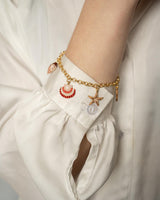 Gold-Armband mit handbemalten Muschelanhängern