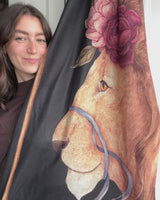 Tarot Tales Blanket Schal "Die Stärke" - Jessica Roux Kollaboration