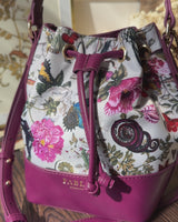 Blumen Bucket Bag in Pflaumenfarbe