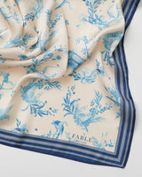 Toile de Jouy quadratischer Vintage-Schal blau